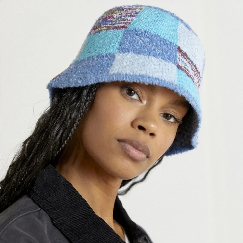 NWT UO Y2K 90s Patchwork Quilt Bucket Hat - Picture 1 of 3